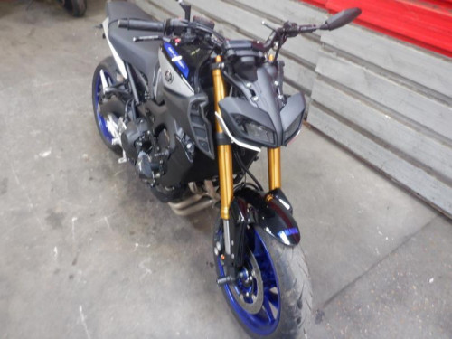 YAMAHA MT09