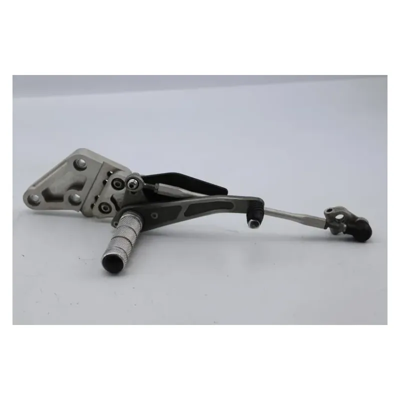 Platine avant gauche SUZUKI GSXR 1300 HAYABUSA 1999 - 2007
