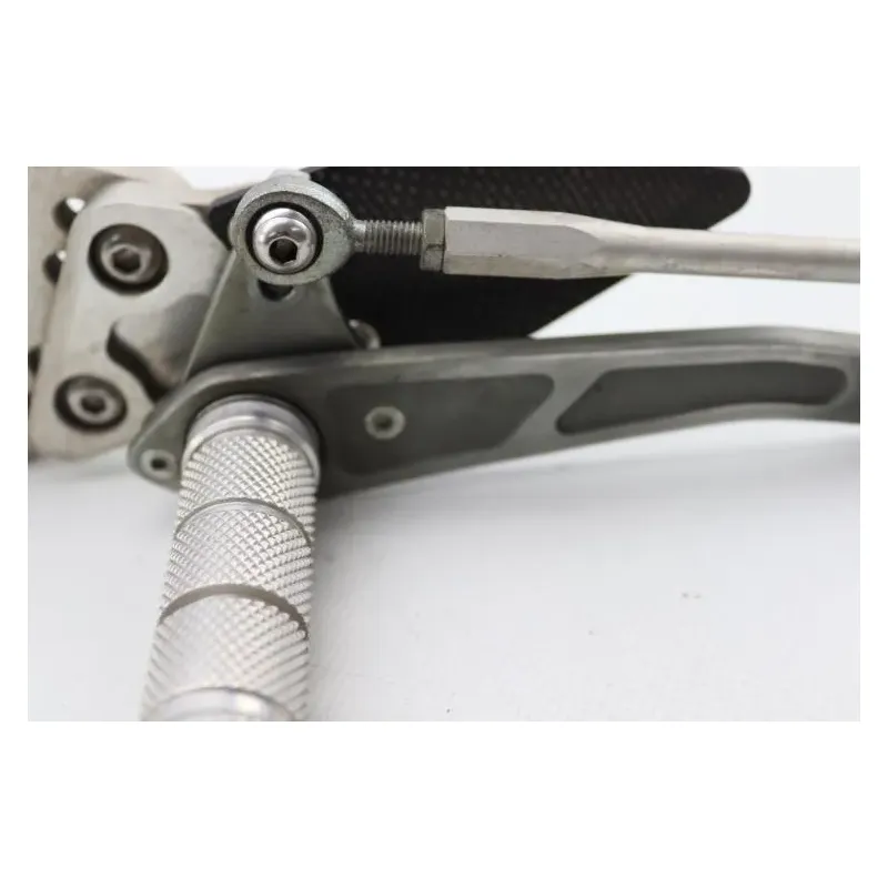 Platine avant gauche SUZUKI GSXR 1300 HAYABUSA 1999 - 2007
