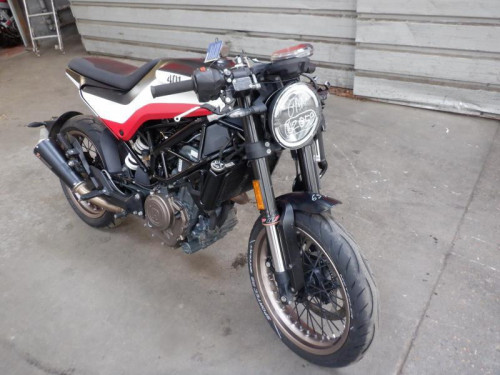 HUSQVARNA 401 VITPILEN