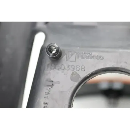 Cache carenage centrale marche pieds plancher PIAGGIO MP3 400 ABS 2020 - 2021