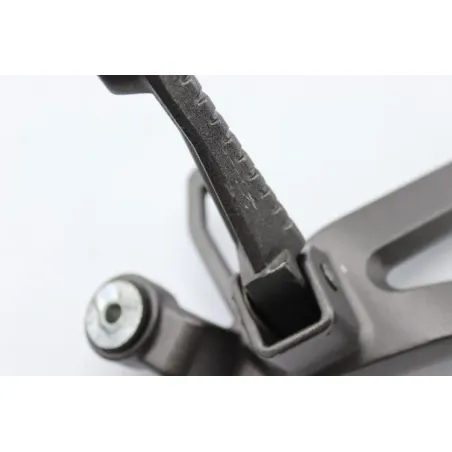 Repose pieds arriere droit KYMCO QUANNON 125 2007 - 2012
