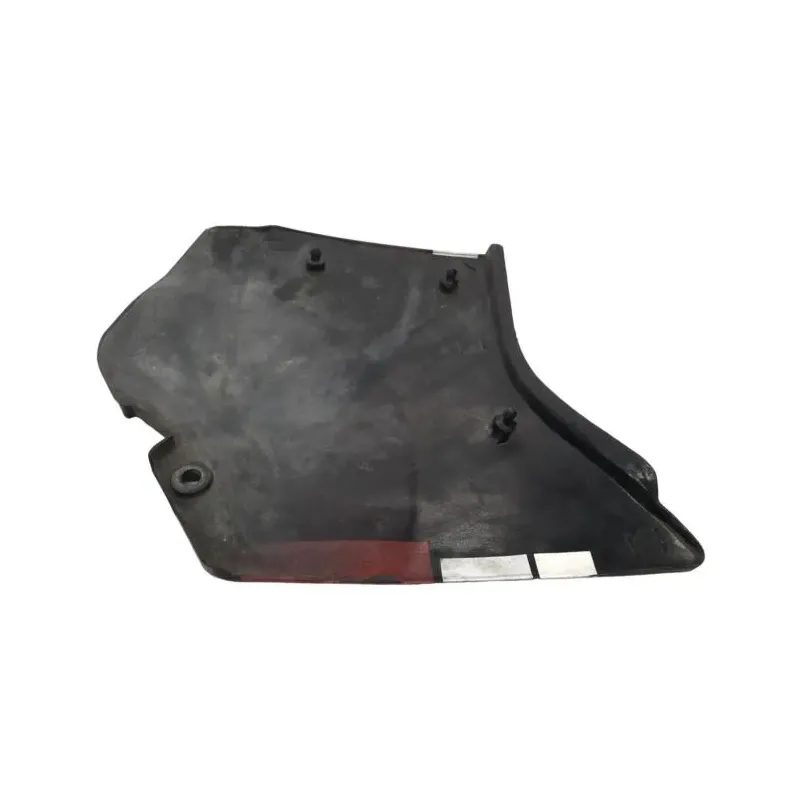 Cache carenage sous selle gauche SUZUKI GSXR 750 1985-1987