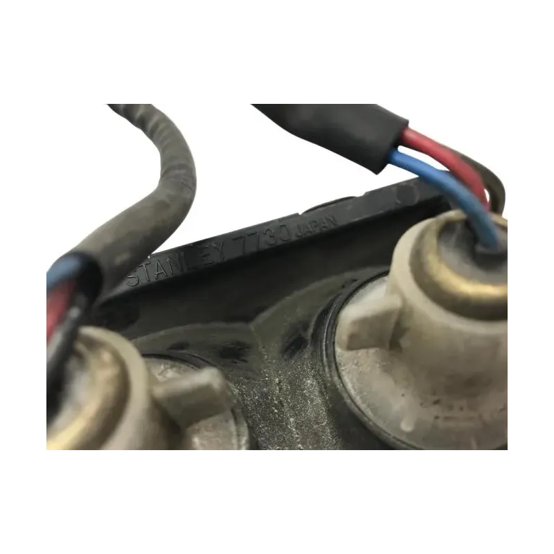 Feu arriere KAWASAKI GPX 600 R 1988-1990