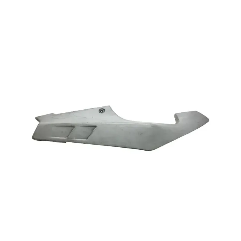 Cache carenage coque arriere droit SUZUKI RGV 250 1991-1996