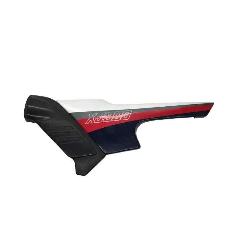 Cache carenage sous selle gauche YAMAHA XJ 900 1983-1984