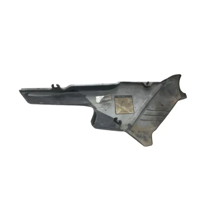 Cache carenage sous selle gauche YAMAHA XJ 900 1983-1984