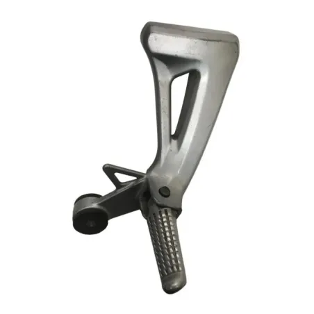 Platine et repose pieds arriere droit SUZUKI SV 650 1999-2002