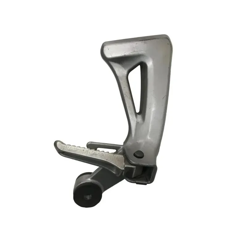 Platine et repose pieds arriere droit SUZUKI SV 650 1999-2002