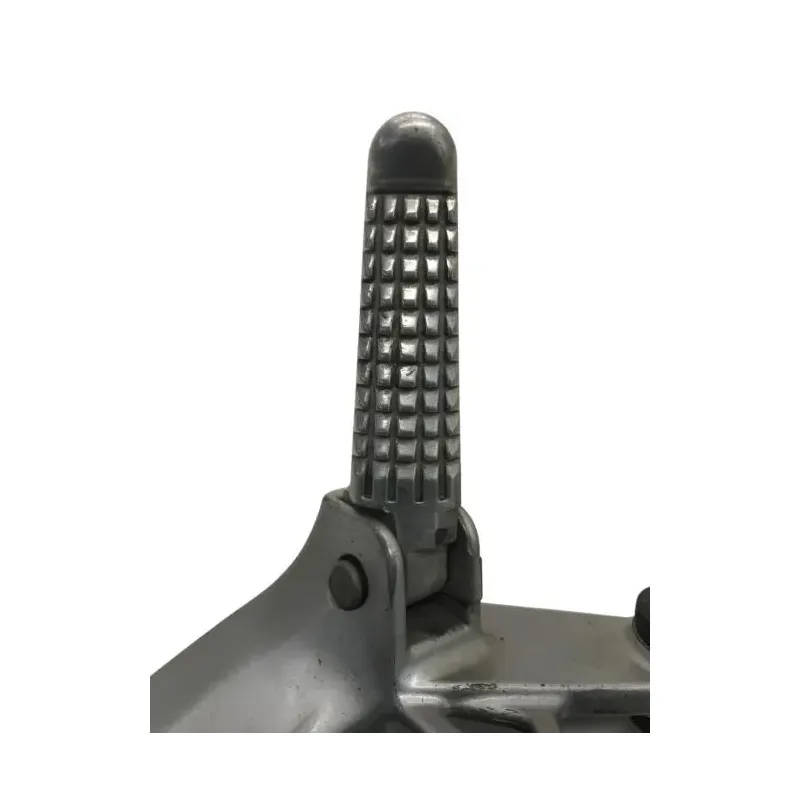 Platine et repose pieds arriere droit SUZUKI SV 650 1999-2002