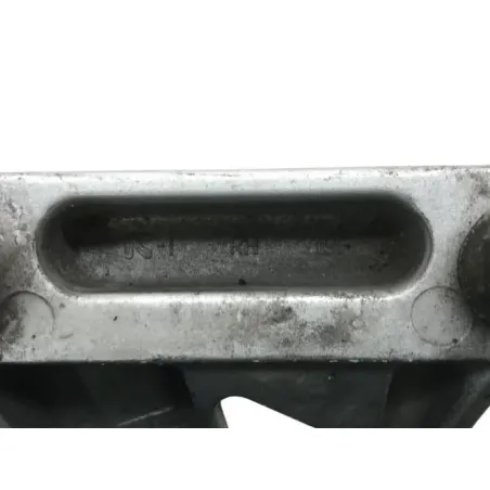 Platine et repose pieds arriere droit SUZUKI SV 650 1999-2002