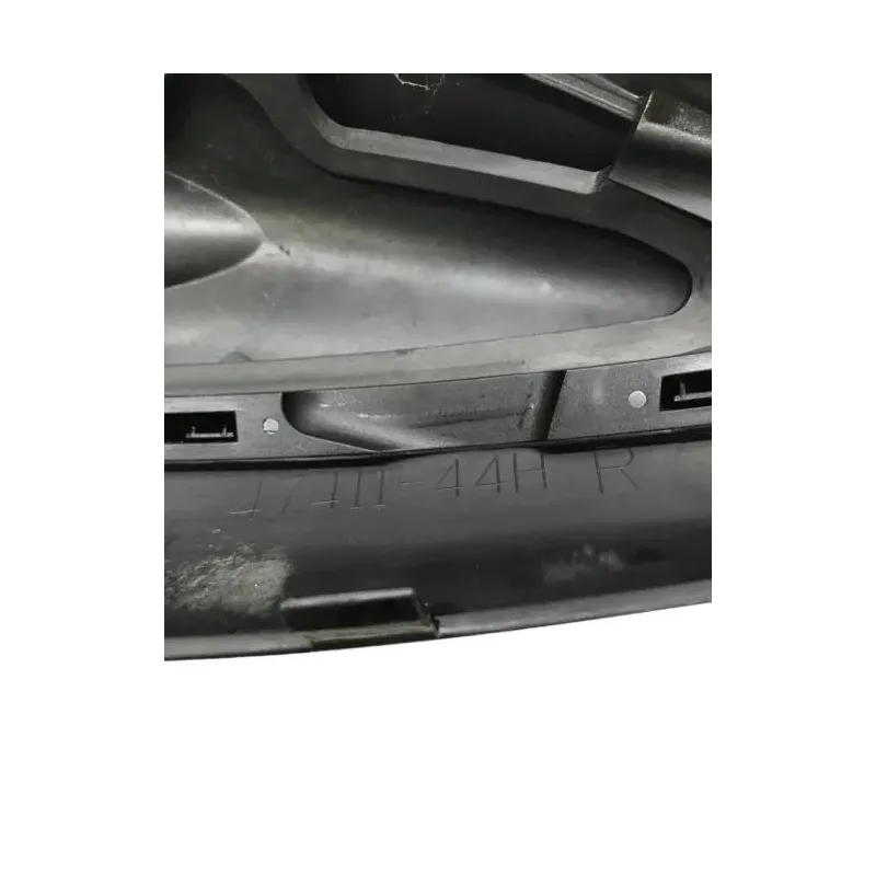 Cache carenage coque arriere droit SUZUKI SFV 650 2009-2016 GLADIUS