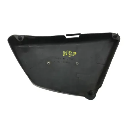 Cache carenage sous selle gauche SUZUKI GN 125 1982-1996