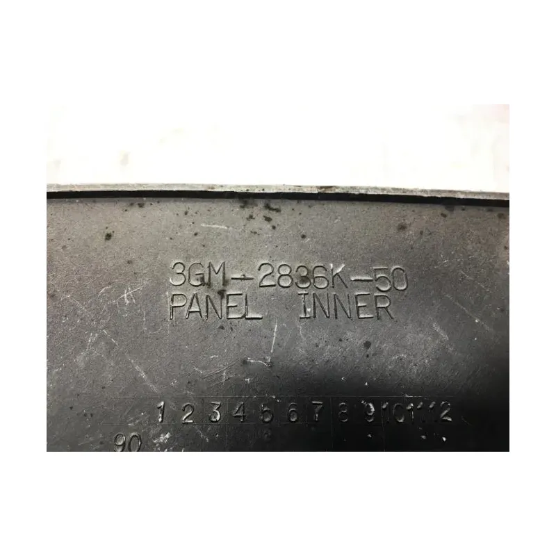 Cache carenage centrale sabot YAMAHA FZR 1000 1991-1995