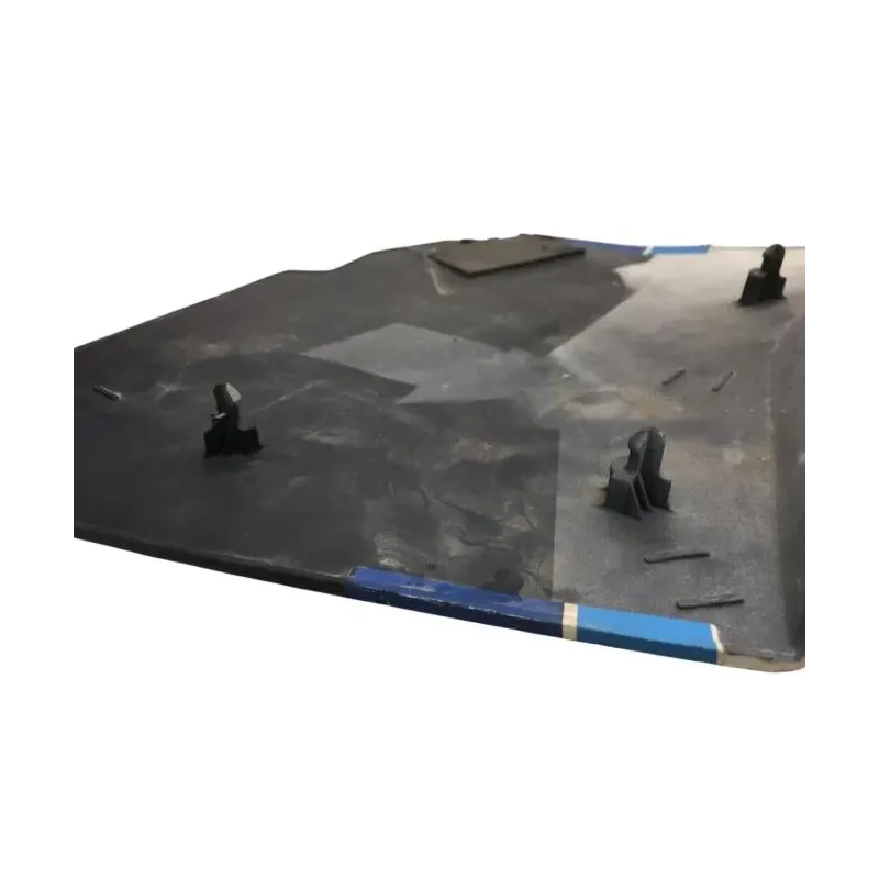 Cache carenage sous selle droit SUZUKI GSXR 750 1985-1987
