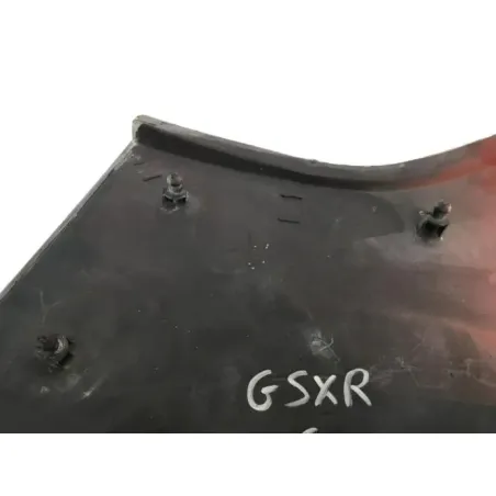 Cache carenage sous selle gauche SUZUKI GSXR 750 1985-1987