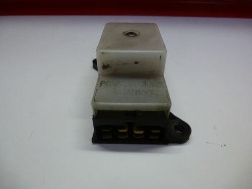 Boite a fusibles SUZUKI GSX-R 1100 (AIR HUILE - SACS) 86-88