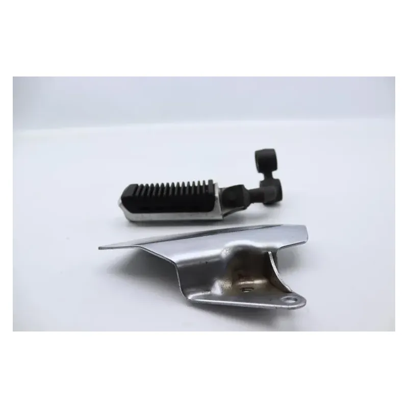 Platine avant droite SUZUKI VX 800 1991 - 1997