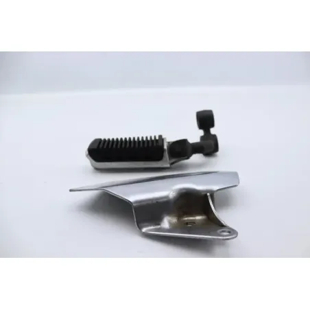 Platine avant droite SUZUKI VX 800 1991 - 1997
