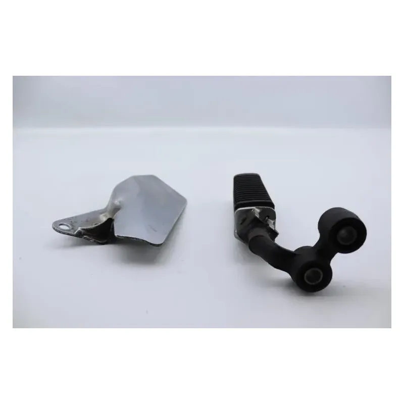 Platine avant droite SUZUKI VX 800 1991 - 1997