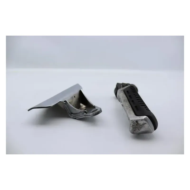 Platine avant gauche SUZUKI VX 800 1991 - 1997