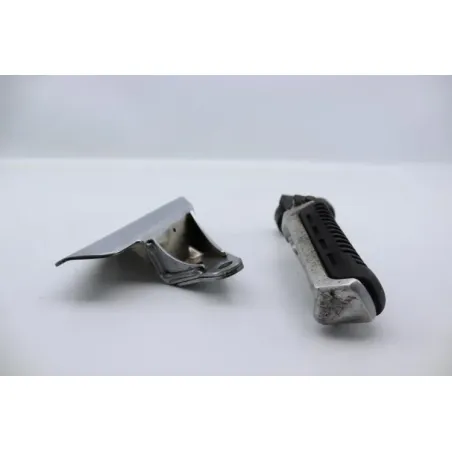 Platine avant gauche SUZUKI VX 800 1991 - 1997