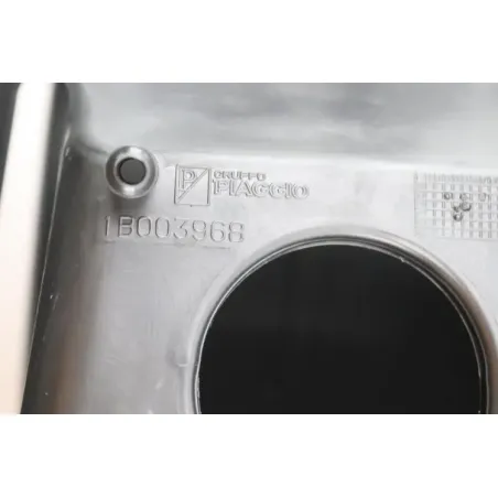 Cache carenage centrale marche pieds plancher PIAGGIO MP3 300 LT SPORT ABS 2016 - 2018
