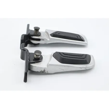 Repose pieds arriere droit SYM MAXSYM I 400 2011 - 2012
