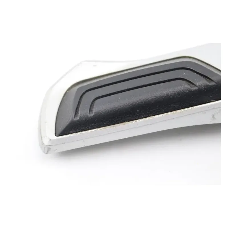 Repose pieds arriere droit SYM MAXSYM I 400 2011 - 2012