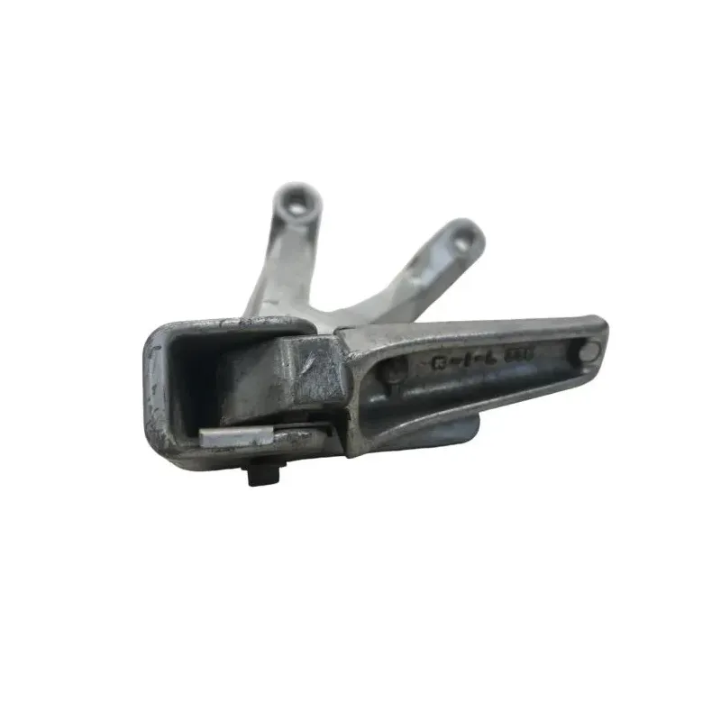 Platine et repose pieds arriere droit SUZUKI GSXR 750 1998-1999