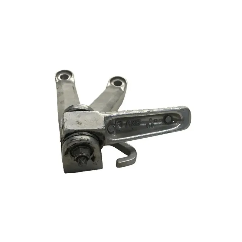 Platine et repose pieds arriere gauche YAMAHA YZF 600 1999-2002 R6