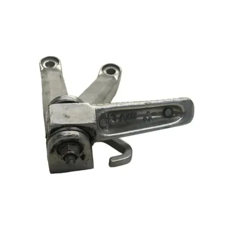 Platine et repose pieds arriere gauche YAMAHA YZF 600 1999-2002 R6