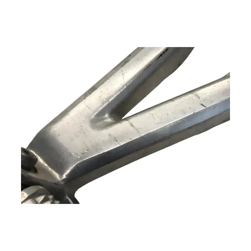 Platine et repose pieds arriere gauche YAMAHA YZF 600 1999-2002 R6