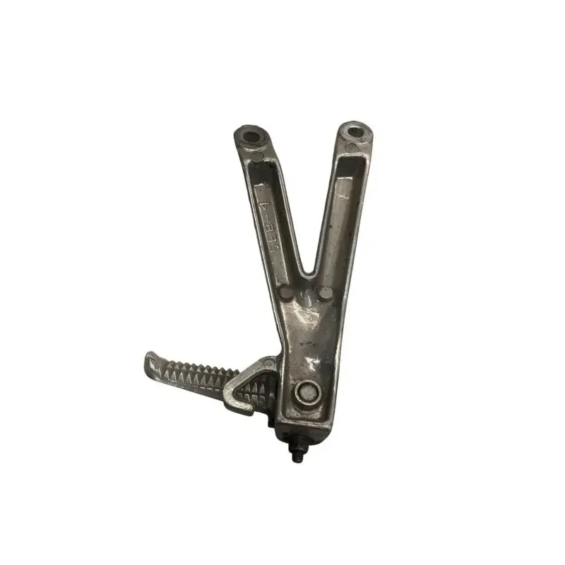 Platine et repose pieds arriere gauche YAMAHA YZF 600 1999-2002 R6