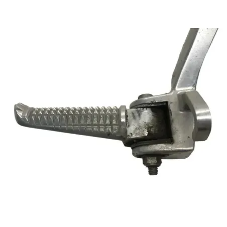 Platine et repose pieds arriere gauche YAMAHA YZF 600 1999-2002 R6