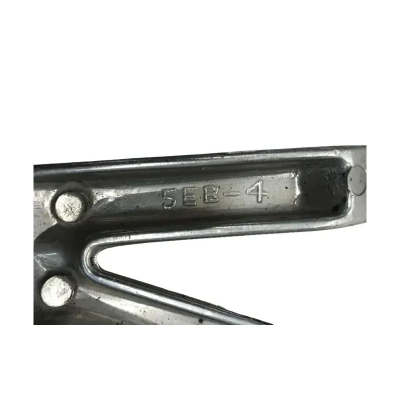 Platine et repose pieds arriere gauche YAMAHA YZF 600 1999-2002 R6