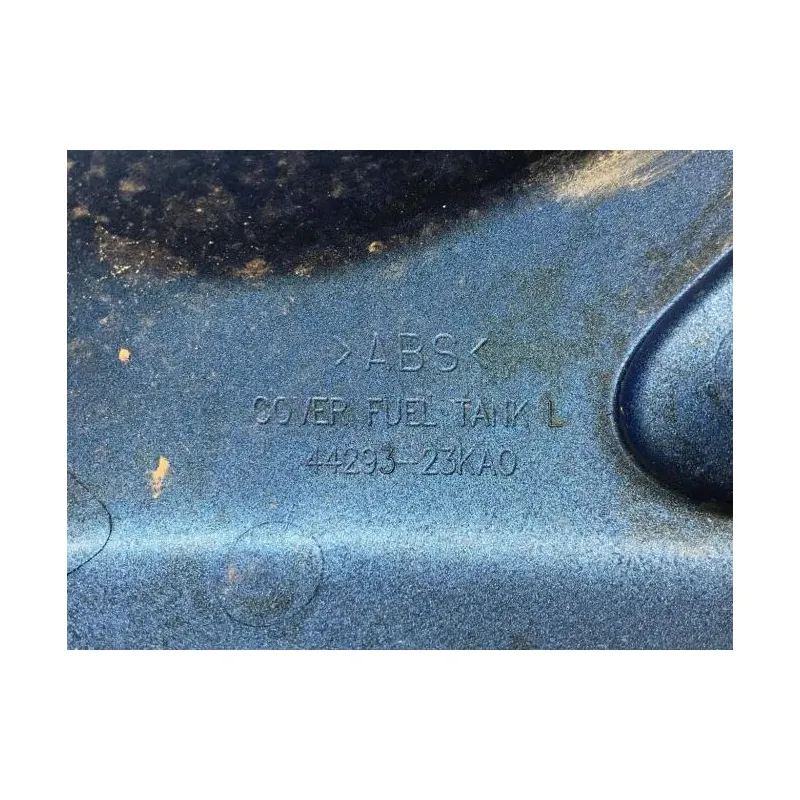 Cache reservoir gauche SUZUKI GSXS 125 2018-2020
