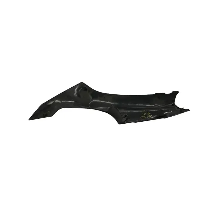 Cache carenage coque arriere gauche SUZUKI RG 125 F 1992-1996 GAMMA