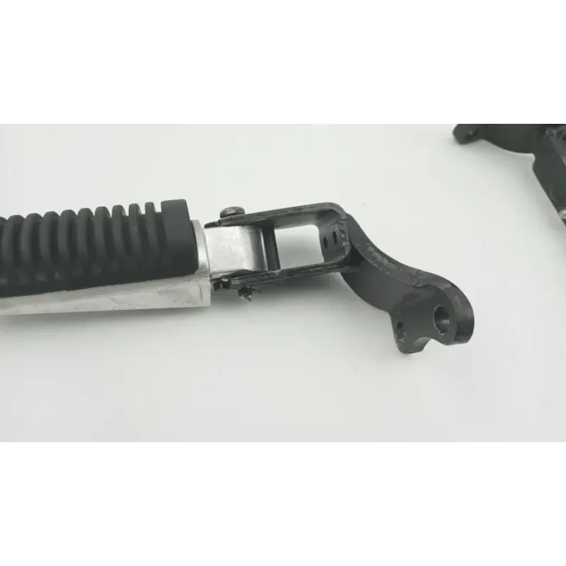 Repose pieds arriere droit YAMAHA YPR 125 XMAX 2006 - 2009