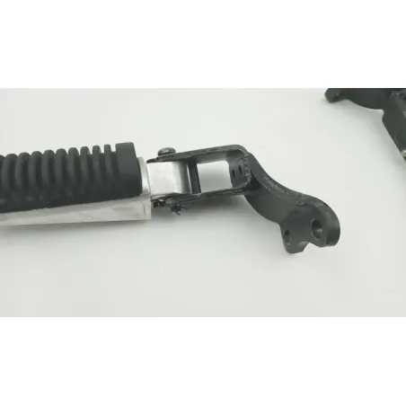Repose pieds arriere droit YAMAHA YPR 125 XMAX 2006 - 2009