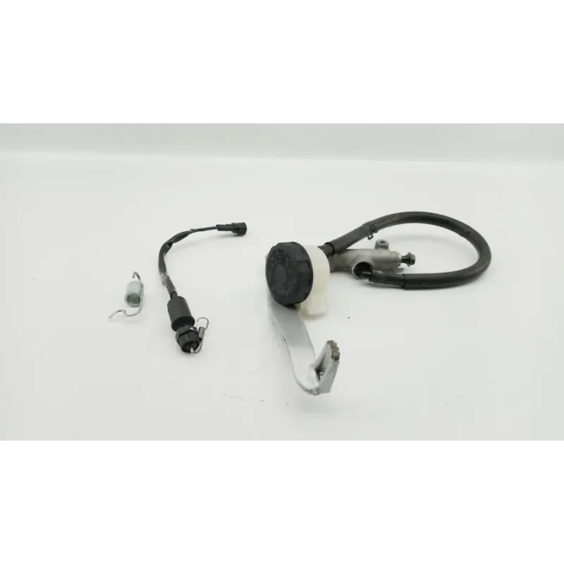 Maitre cylindre frein arriere KAWASAKI ER6 650 N 2009 - 2011