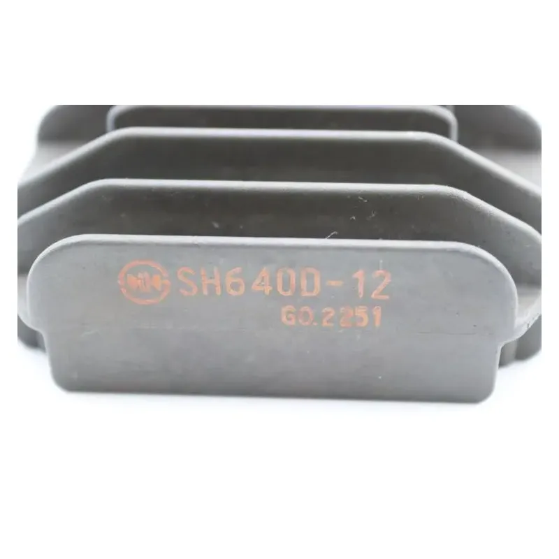 Regulateur charge batterie YAMAHA YZF 125 R 2008 - 2013