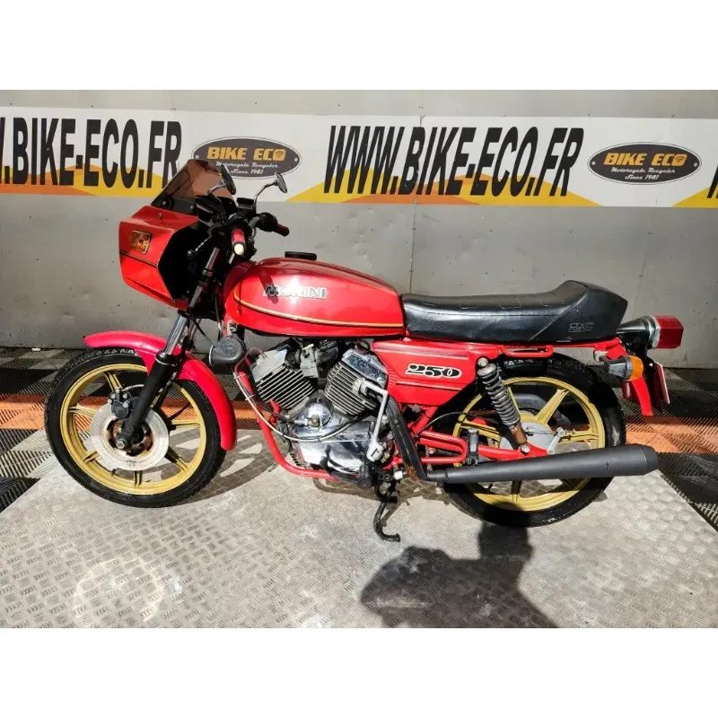 MOTO MORINI 250