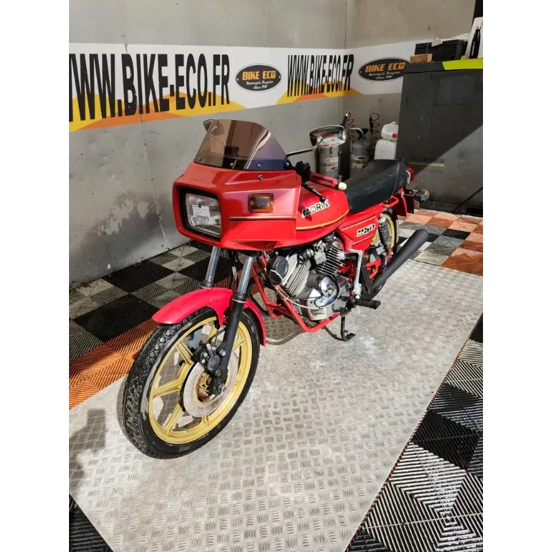 MOTO MORINI 250