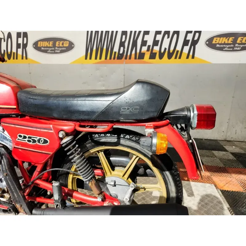 MOTO MORINI 250