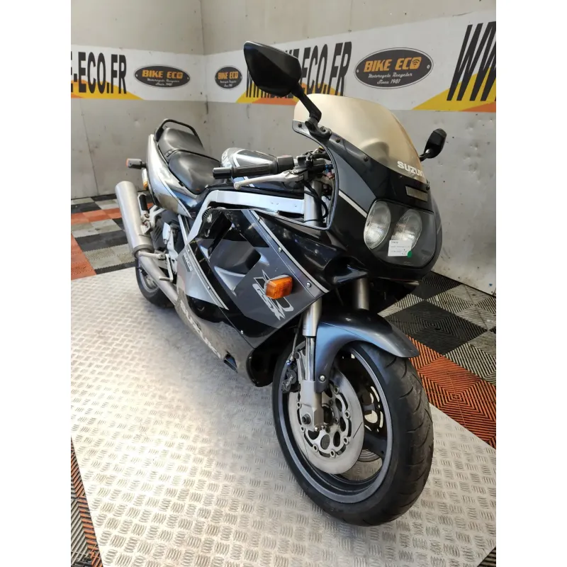 SUZUKI GSX-R 1100