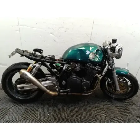 SUZUKI GSX INAZUMA 750 .