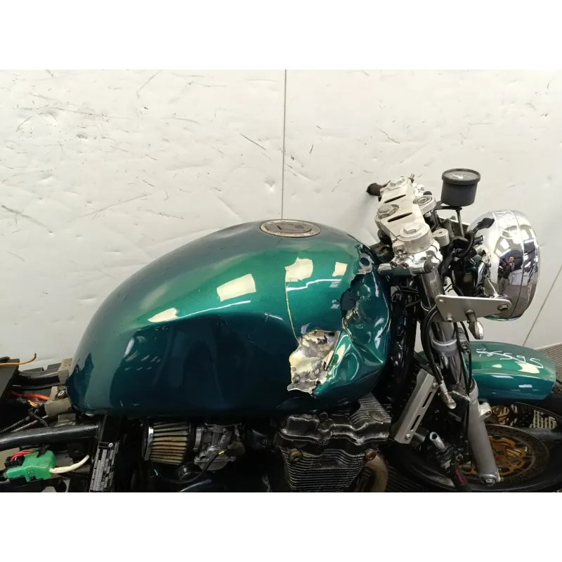 SUZUKI GSX INAZUMA 750 .