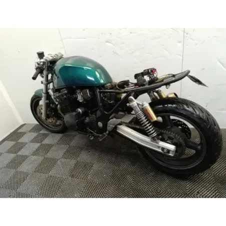 SUZUKI GSX INAZUMA 750 .
