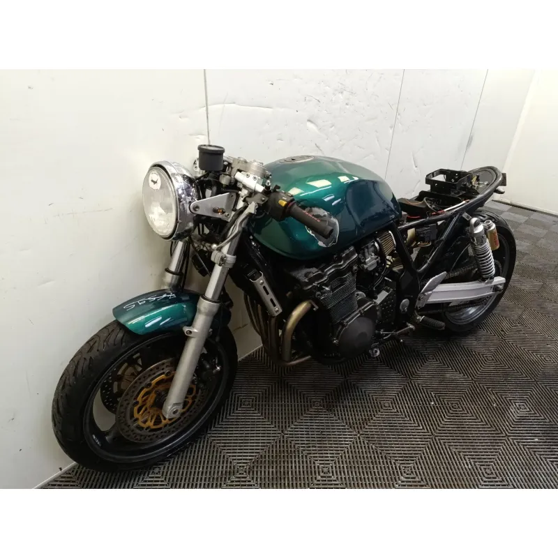 SUZUKI GSX INAZUMA 750 .